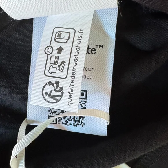 Off-White Black Short Sleeve Tee Minimalist Design Size M - READ DESCRIPTION - Picture 9 of 13